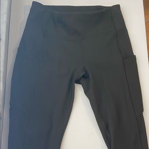 Lululemon Capri leggings with side pockets